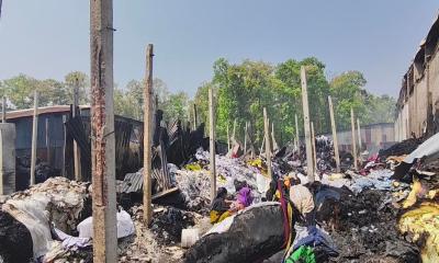 কালিয়াকৈরে ভয়াবহ অগ্নিকাণ্ড, ৩ গোডাউন পুড়ে ছাই