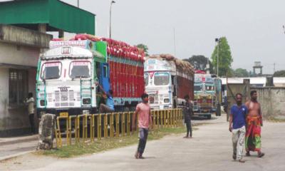 বেনাপোল থেকে ৪ পণ্যবাহী ট্রাক ফেরত পাঠাল ভারত