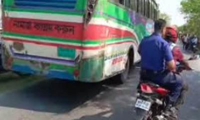 আশাশুনিতে বাস-ইঞ্জিন ভ্যান সংঘর্ষে চালক নিহত
