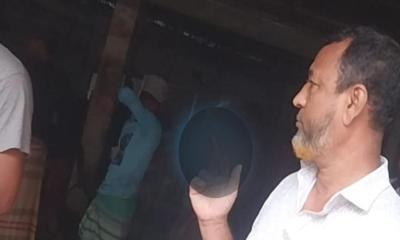 চাঁদাবাজি করতে গিয়ে হত্যাচেষ্টা মামলার আসামি গ্রেপ্তার