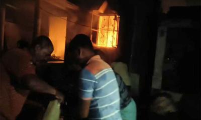 পশ্চিমবঙ্গে আতশবাজির কারখানায় বিস্ফোরণে ৭ জনের মৃত্যু