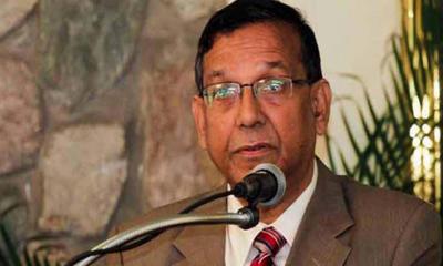 এই হাসপাতালে মানুষের চিকিৎসা হয় নাকি ময়লার?