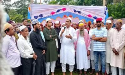 মেয়ের জানাজায় পৌরসভার প্রতি ক্ষোভ প্রকাশ নজরুল মোল্লার