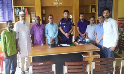 বিশ্বম্ভরপুর থানার নবাগত ওসির সঙ্গে সাংবাদিকদের মতবিনিময়