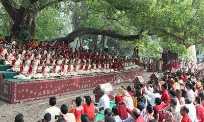রমনার বটমূলে ছায়ানটের বর্ষবরণ অনুষ্ঠান শুরু