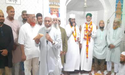 বুড়িচংয়ে ৪২ বছর ইমামতির পর ইমামকে রাজকীয় বিদায় সংবর্ধনা