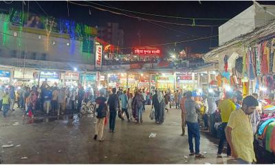 শেষ মুহূর্তের বেচাকেনায় ব্যস্ততা