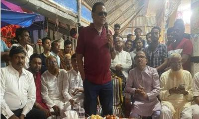 চাটখিলে পূজামণ্ডপ পরিদর্শন করলেন ব্যারিস্টার খোকন