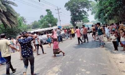কক্সবাজারে বাস-মাইক্রোবাসের মুখোমুখি সংঘর্ষে প্রাণ গেল ৪ জনের