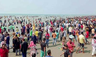 ঈদের ছুটিতে কক্সবাজারে লাখো পর্যটকের ঢল, জমজমাট ব্যবসা-বাণিজ্য