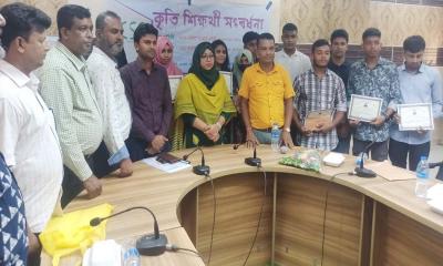 ঝিনাইদহে সিএসএস এর উদ্যোগে কৃতি শিক্ষার্থীদের সংবর্ধনা