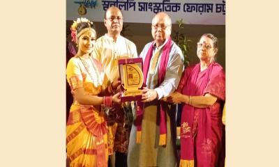 রাঙ্গুনিয়ায় নৃত্যে স্বর্ণপদক পেলেন অলংকৃতা ধর