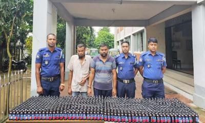 কুমিল্লার কাভার্ডভ্যান থেকে ফেনসিডিল উদ্ধার, গ্রেপ্তার ২