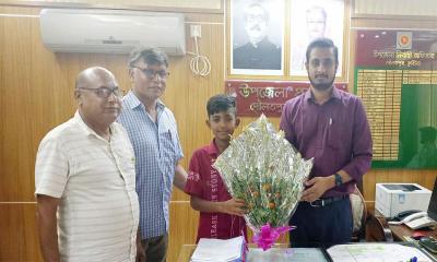 জাতীয় পর্যায়ে শ্রেষ্ঠ দৌলতপুরের বিজয় হোসেন
