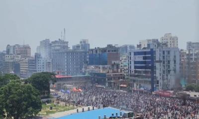 শিক্ষার্থীদের নিয়ন্ত্রণে ঢাকার রাজপথ