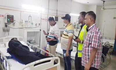 সাভারে কিশোর গ্যাংয়ের হামলায় সাংবাদিকের ছেলেসহ আহত ২