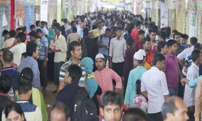 আজও গাবতলীতে ঘরমুখো মানুষের ভিড়