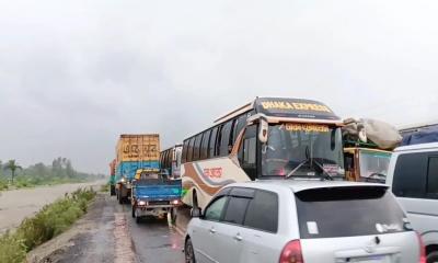 ঢাকা-টাঙ্গাইল মহাসড়কে তীব্র যানজট