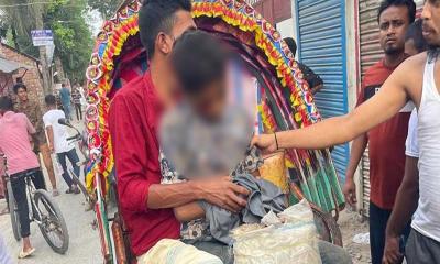 রিকশা গ্যারেজে বিস্ফোরণ: উড়ে গেছে যুবকের আঙুল