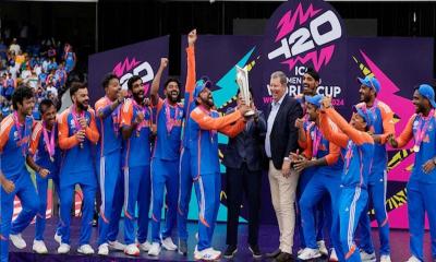 ঘূর্ণিঝড়ে আটকা পড়ল ভারতের ‘বিশ্বকাপজয়ী দল’