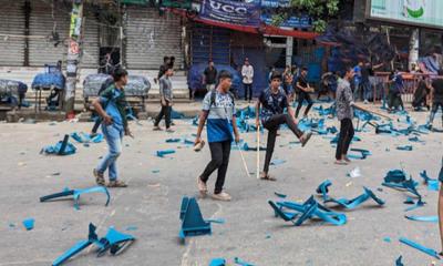 মিরপুরে শিক্ষার্থীদের ধাওয়া খেয়ে পালাল আওয়ামী লীগ নেতাকর্মীরা