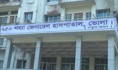 ভোলায় অবহেলায় রোগীর মৃত্যুর অভিযোগ, চিকিৎসককে মারধর