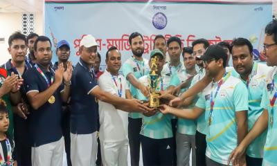 কুড়িগ্রামে পুলিশ-ম্যাজিস্ট্রেসি প্রীতি ক্রিকেট ম্যাচ অনুষ্ঠিত