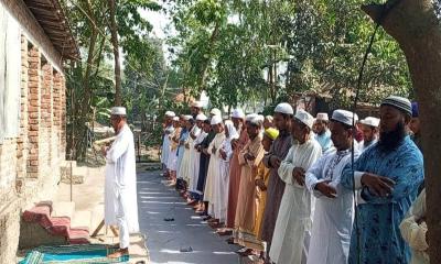 কালীগঞ্জে সৌদি আরবের সঙ্গে মিল রেখে ঈদুল ফিতর উদযাপন