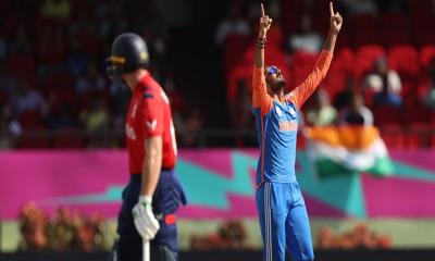 ইংল্যান্ডকে হারিয়ে দীর্ঘ ১০ বছর পর ফাইনালে ভারত