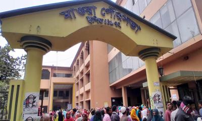 মাগুরায় ১৬ হাজার পরিবার পেল টিসিবির স্মার্ট কার্ড