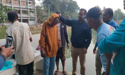 অসুস্থ পাগলের চিকিৎসার দায়িত্ব নিলেন পৌর বিএনপির সভাপতি কাজল