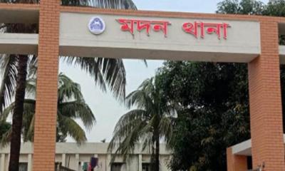 মাদরাসায় যাওয়া হলো না আরাফাতের