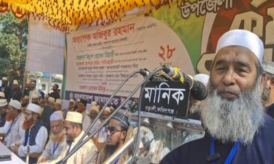 সরকারি অফিসারদের অধিকাংশই পতিত সরকারের দোসর
