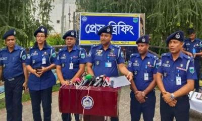 নাটোরে ডাকাতির প্রস্তুতিকালে অস্ত্রসহ গ্রেপ্তার ৬