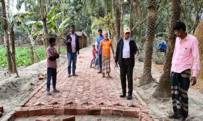 নীলফামারীতে টিআর-কাবিখা প্রকল্পে পাল্টে যাচ্ছে গ্রামীণ চিত্র