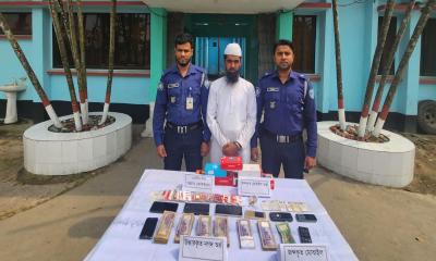 নোয়াখালীতে নগদ টাকাসহ দুই বিকাশ প্রতারক গ্রেপ্তার