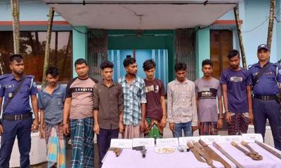 অটোরিকশা চালানোর আড়ালে ডাকাতি, আগ্নেয়াস্ত্রসহ গ্রেপ্তার ৭