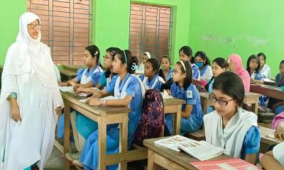বরিশালে খুলেছে স্কুল-কলেজ, উপস্থিতি কম
