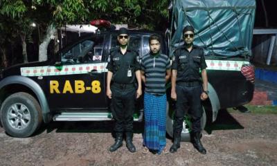 ঝালকাঠিতে স্কুল ছাত্রীধর্ষণের ঘটনায় শিক্ষককে গ্রেফতার করেছে র‌্যাব-৮