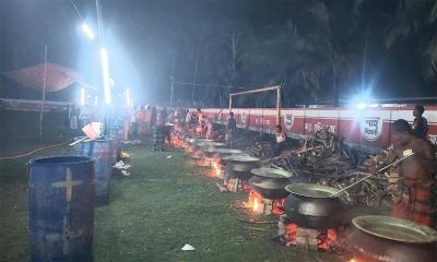 মাহফিলের রান্না করা মাংস বিক্রি, এলাকাজুড়ে তীব্র ক্ষোভ