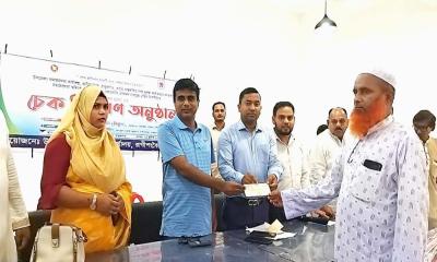 রাণীশংকৈলে ১৯টি এতিমখানায় ১ কোটি ৩ লাখ টাকার চেক বিতরণ