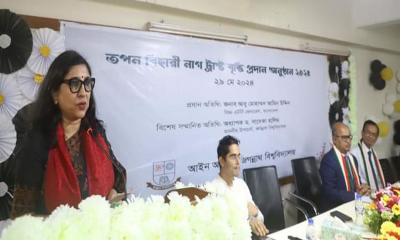 নারীদের কর্মক্ষেত্রে স্বাবলম্বী হতে হবে