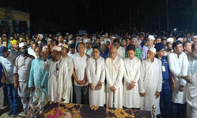 শহীদ বাবার পাশেই চিরনিদ্রায় শায়িত লামিয়া