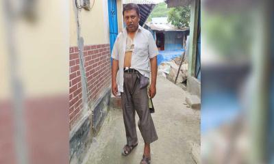 নোয়াখালীতে অফিস ঢুকে প্রধান শিক্ষককে মারধরের অভিযোগ