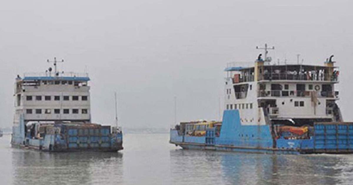 ৭ ঘণ্টা পর শরীয়তপুর-চাঁদপুর নৌপথে ফেরি চলাচল শুরু