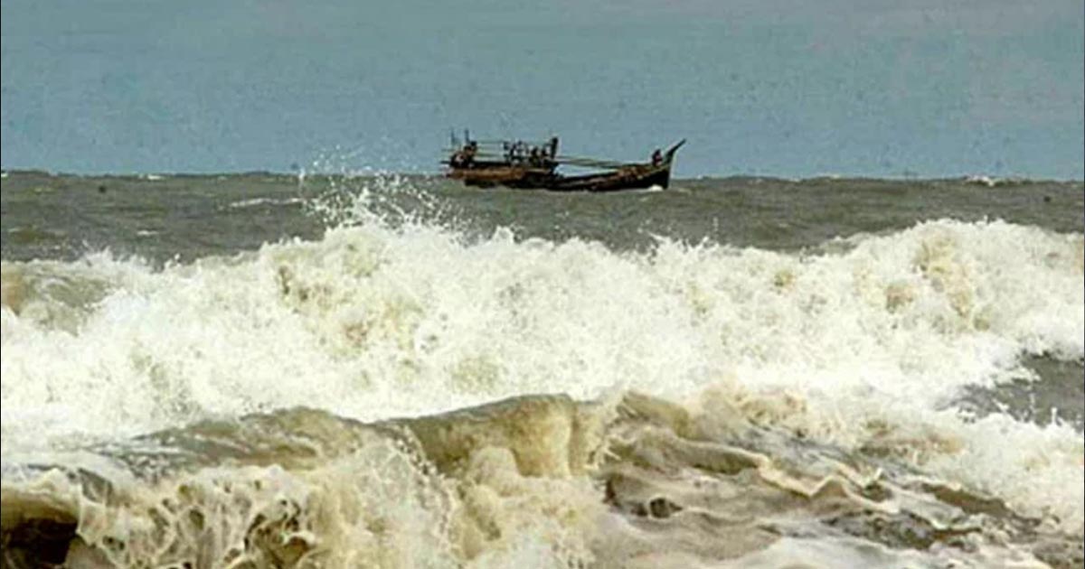 গভীর নিম্নচাপে উত্তাল সাগর, সতর্ক সংকেত বাড়তে পারে