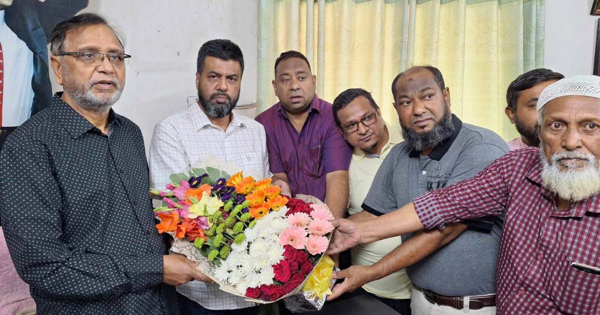সরকার নিজেই সিন্ডিকেটের পৃষ্ঠপোষকতা করছে