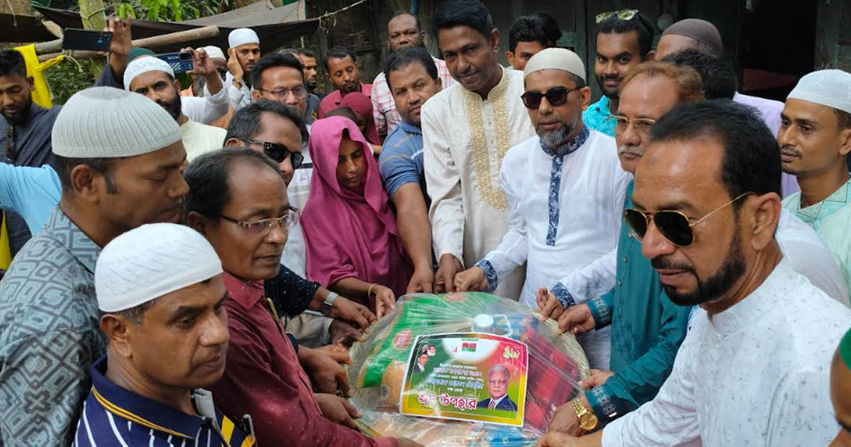 তারেক রহমানের নির্দেশে শহীদ জসিম উদ্দিনের বাড়িতে ঈদ উপহার প্রদান