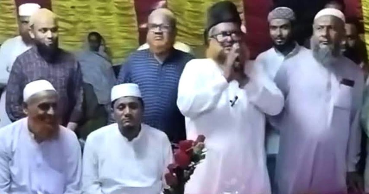 পূজামণ্ডপে গীতা পাঠ করলেন জামায়াত নেতা