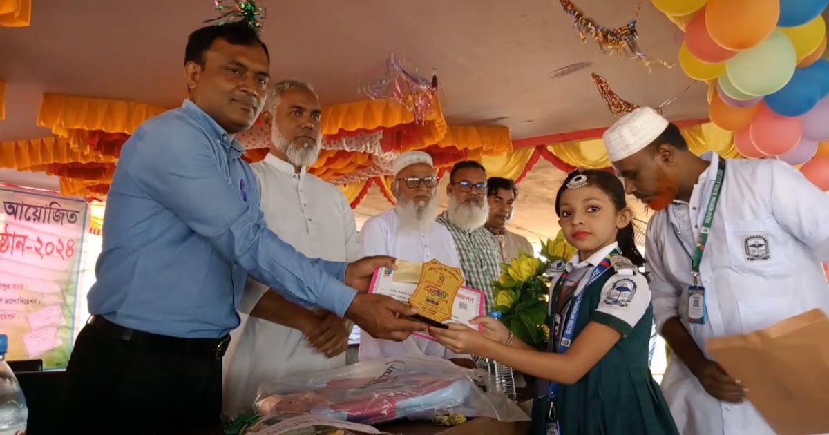 কাশিমপুরে বৃত্তিপ্রাপ্ত শিক্ষার্থীদের মাঝে সনদ বিতরণ